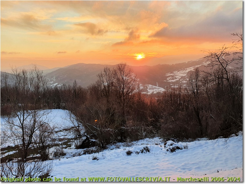 Tramonto impressionista con neve - Savignone - 2021 - Panorami - Inverno - Olympus OM-D E-M10 Mark III