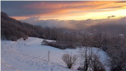  Tramonto sulla neve, da Montemaggio verso i forti di Genova - Savignone - 2018 - Panorami - Inverno - Voto: Non  - Last Visit: 29/4/2024 23.38.34 