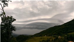  Ufo tra le nuvole? - Savignone - 2014 - Panorami - Inverno - Voto: 10   - Last Visit: 19/9/2023 8.28.19 