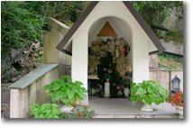 Foto ValBrevenna - Altro - Salus infirmorum: cappella con fonte al Santuario Madonna dell’Acqua