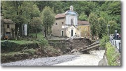 Fotografie ValBrevenna - Altro - Temporale del 14 set 2015: danni al Santuario Madonna dell’Acqua