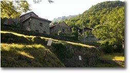 Foto ValBrevenna - Paesi - Il paese di Tonno