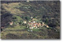 Foto ValBrevenna - Paesi - Valbrevenna, sinistra orografica:  frazione Frassineto
