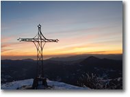 Fotografie ValBrevenna - Panorami - Croce del Monte Proventino al tramonto
