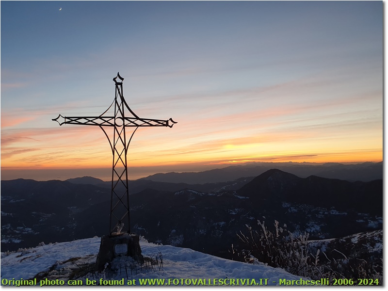 Croce del Monte Proventino al tramonto - ValBrevenna - 2021 - Panorami - Inverno - HTC One/Nokia C7/Samsung S7/S10