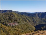  Il paese di Pareto e il mare a Levante - ValBrevenna - 2017 - Panorami - Estate - Voto: Non  - Last Visit: 28/8/2022 20.46.40 