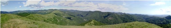 La Val Brevenna dal Monte Proventino - ValBrevenna - <2001 - Panorami - Estate - Voto: 10   - Last Visit: 19/5/2024 7.11.17 
