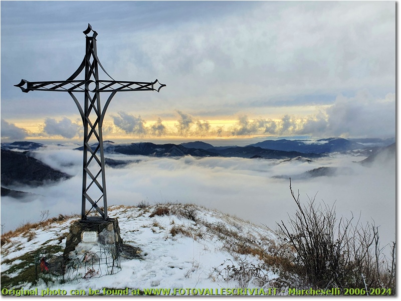 La croce del Monte Proventino - ValBrevenna - 2021 - Panorami - Inverno - Olympus OM-D E-M10 Mark III
