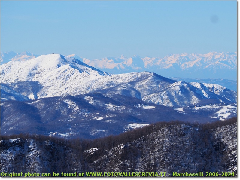 Monte Tobbio innevato e Alpi Graie - ValBrevenna - 2021 - Panorami - Inverno - Olympus OM-D E-M10 Mark III