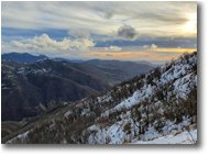 Foto ValBrevenna - Panorami - Panorama con neve sul sentireo tra Monte Proventino e Cerreta