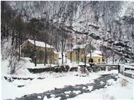  Valbrevenna :  Madonna dell’Acqua  Sanctuary under the snow - ValBrevenna - 2006 - Villages - Winter - Voto: Non  - Last Visit: 8/4/2024 14.54.35 
